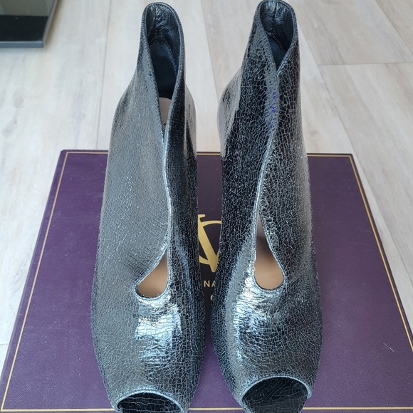 Vince Camuto Signature VI-Ronan Black Bootie Heel - Picture 2 of 8